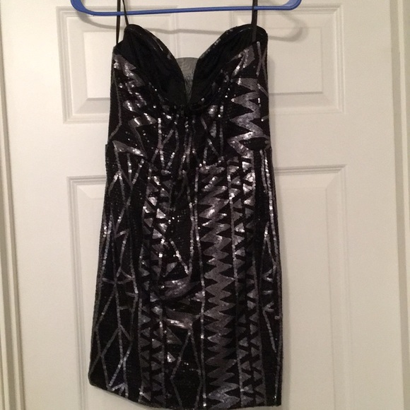 Black and silver sequins strapless mini dress - Picture 3 of 4